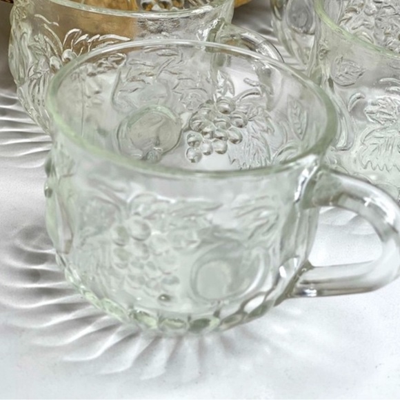 Vintage glass tea cups (4) - Picture 4 of 5